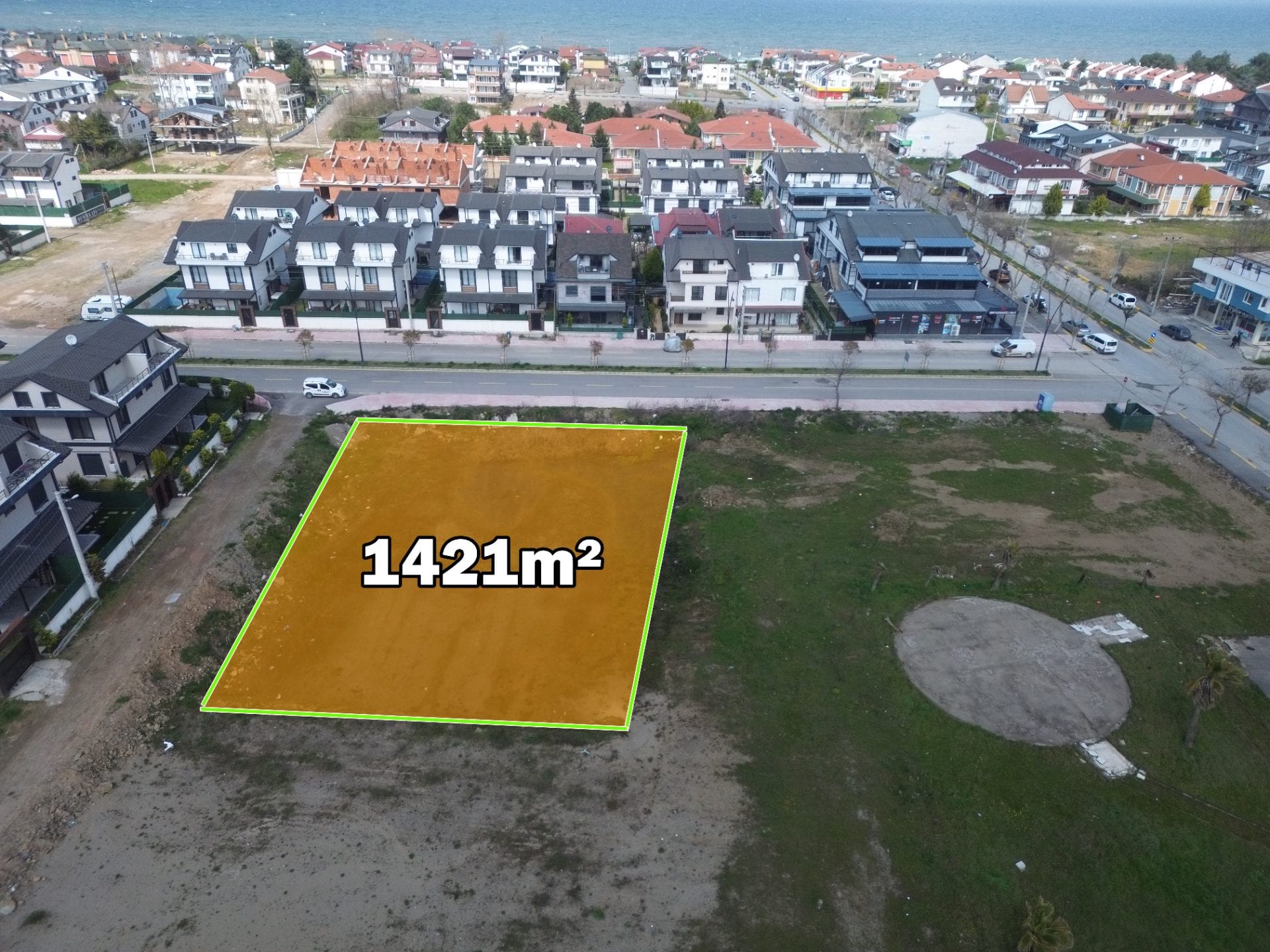 YALI MAHALLESİN'DE GÖZDE KONUMDA 1.421 m² ARSAMIZ SATILIKTIR